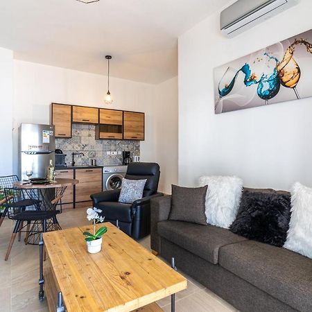 Nala - 2 Bedroom Apartment In Larnaka Exterior foto